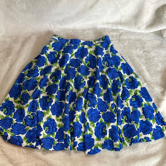 Mayson Grey Blue Floral Rose A-Line Skirt - Picture 2 of 5